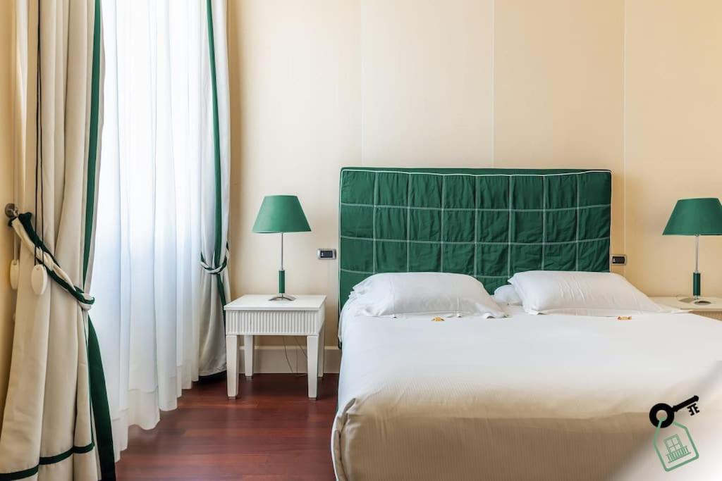 Hotel Rooms Ліворно Екстер'єр фото
