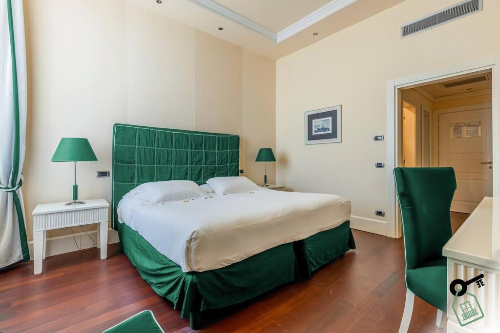 Hotel Rooms Ліворно Екстер'єр фото