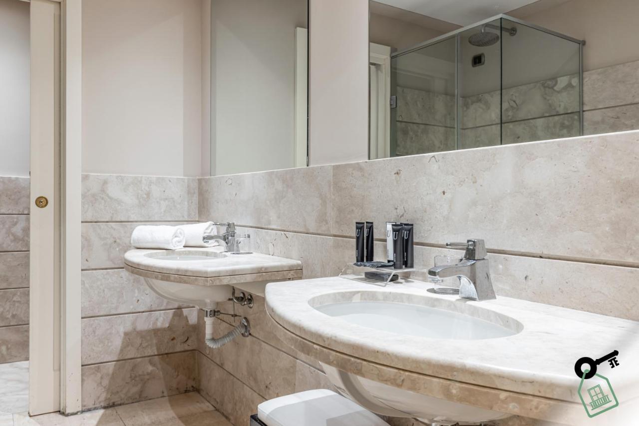 Hotel Rooms Ліворно Екстер'єр фото