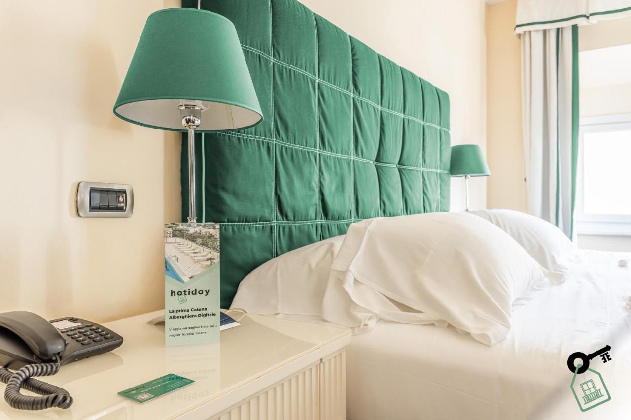 Hotel Rooms Ліворно Екстер'єр фото
